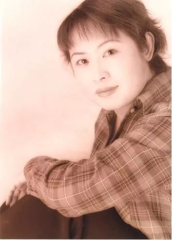 作家丁燕个人简介,丁燕个人资料简介