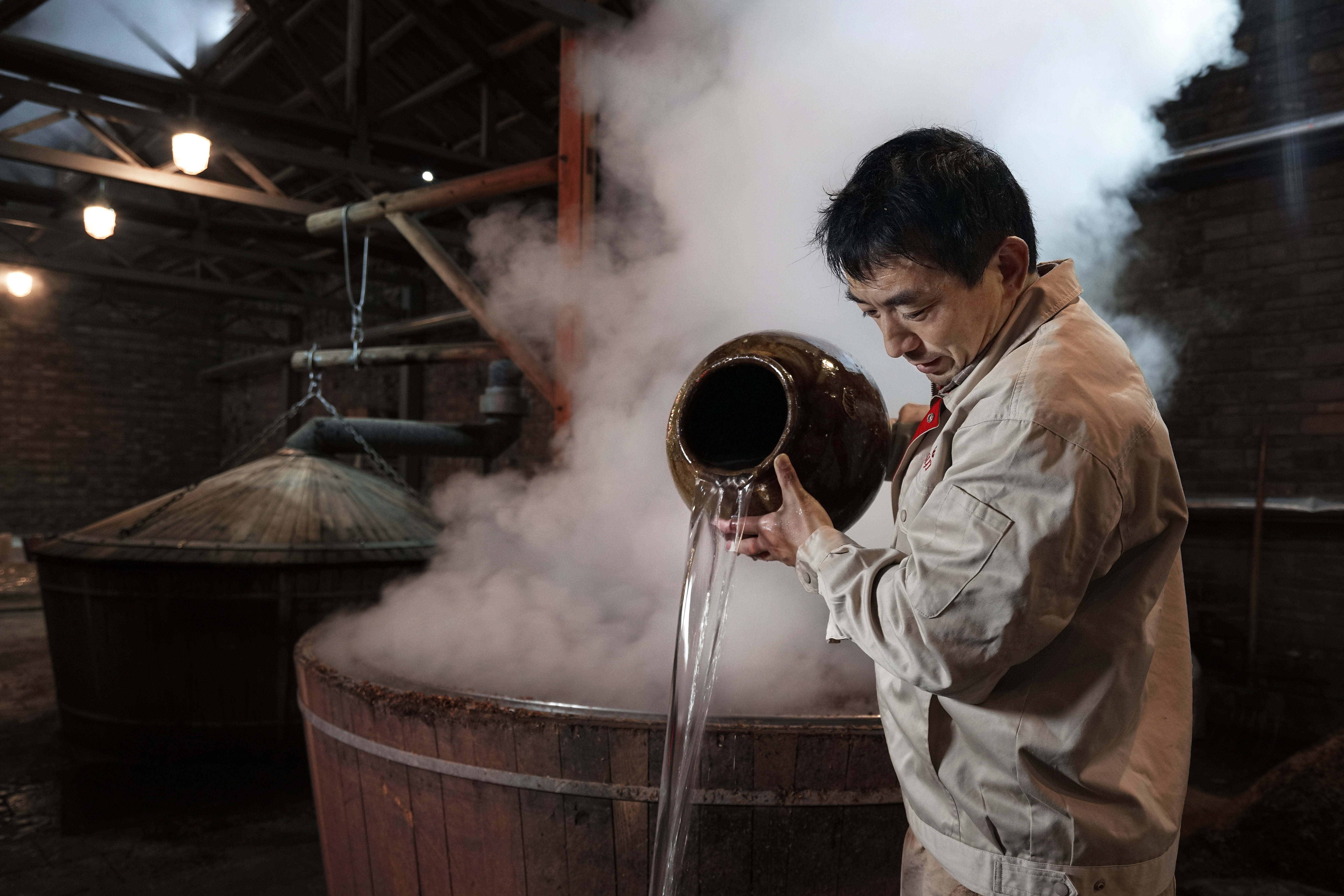 鼎晖投资到访中国醉美酒厂——高炉家徽酒集团