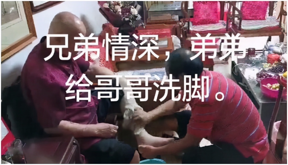 冯巩搭档牛群:被质疑贪污,64岁节目中晕倒,这些年他有多惨?