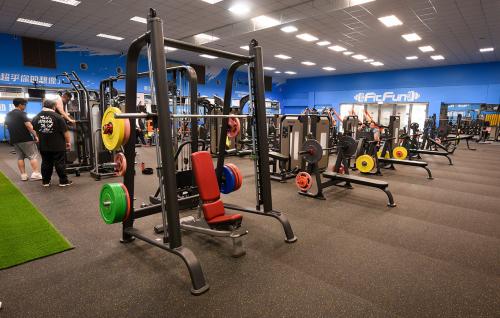 舒华健身器材入驻台湾泰山体育馆助力健身体验升级