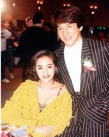 轰动香港乐坛的一首金曲,哪首歌奠定了香港乐坛的巅峰