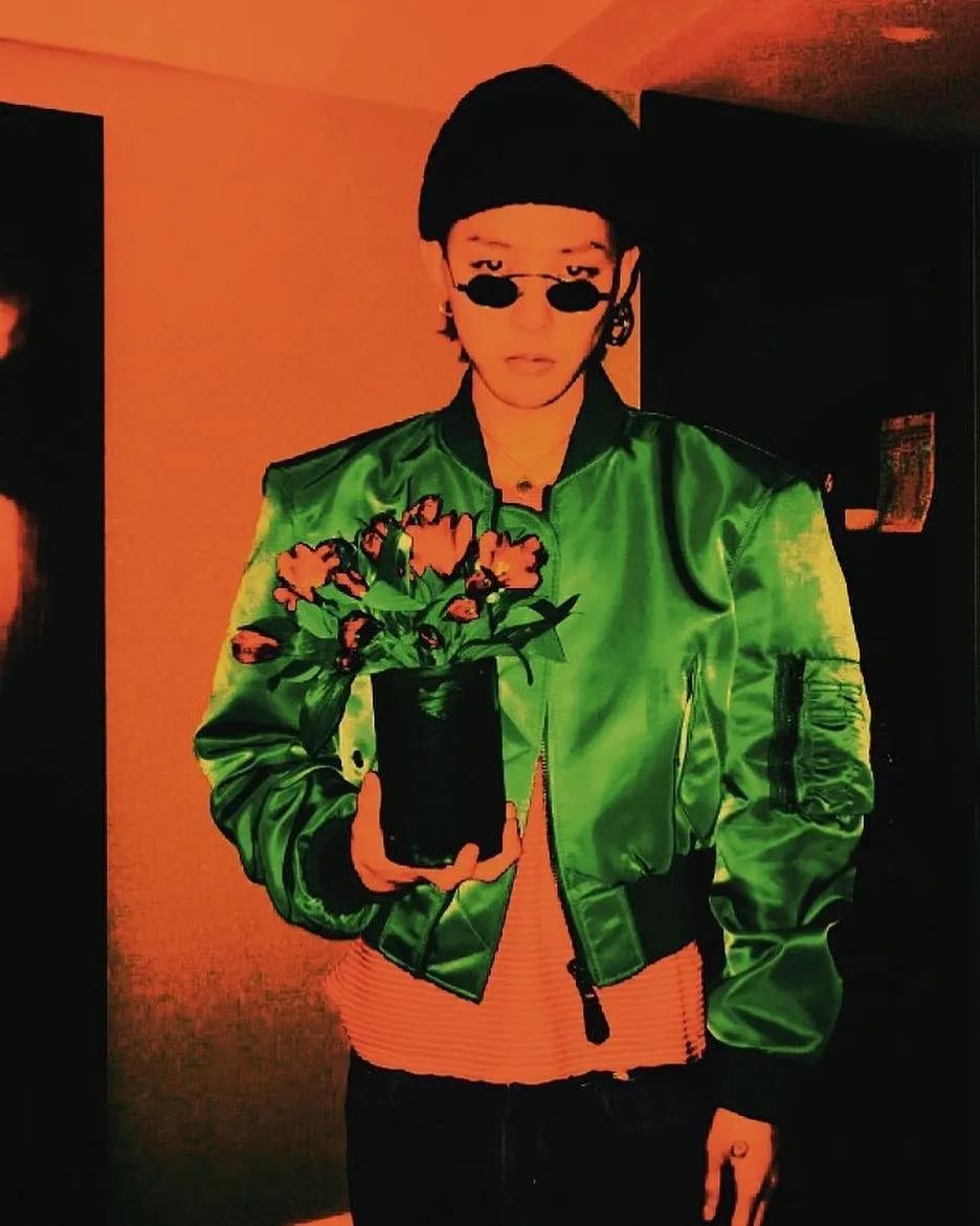 易烊千玺权志龙同款鞋,易烊千玺权志龙造型