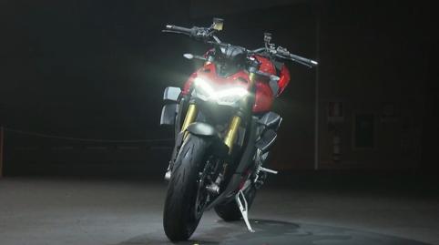 杜卡迪街头霸王v4s细节,杜卡迪streetfighterv4