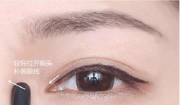 画眼线歪了怎么办,手把手教你画眼线新手看过来
