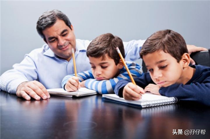 如何减少双胞胎手足的纷争