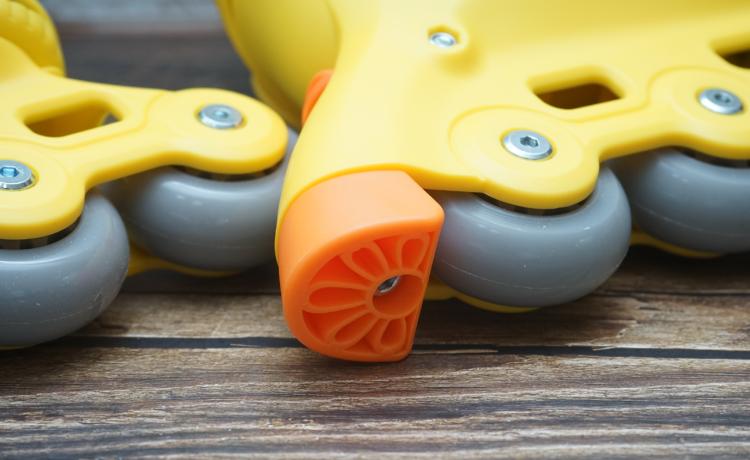 柒小佰轮滑鞋儿童6-12岁,轮滑就该这么玩