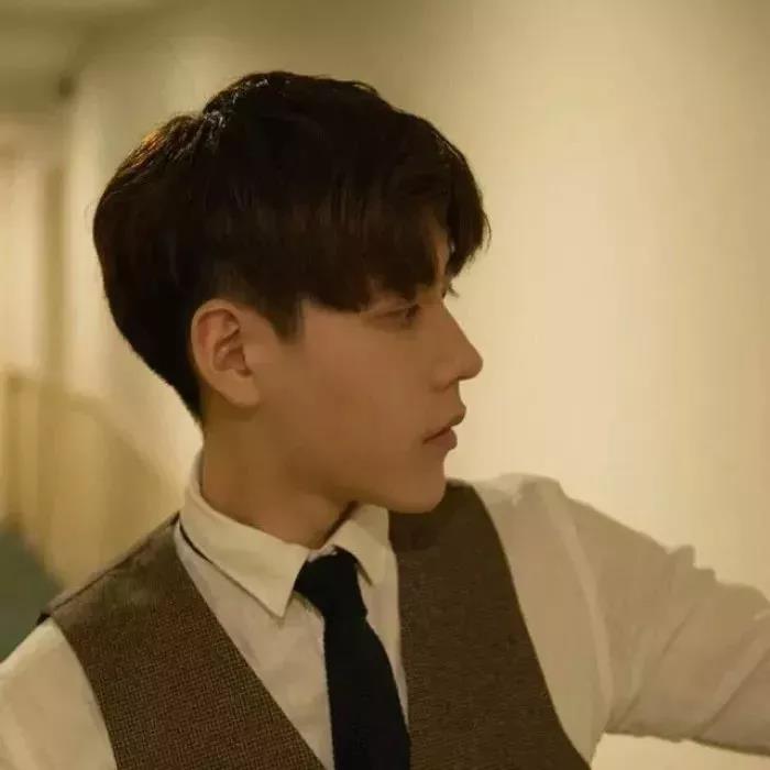 超丧成熟稳重的头像男,丧到极致的男生头像真人