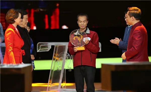 外卖小哥拒绝百万年收入,拒绝百万年薪外卖小哥