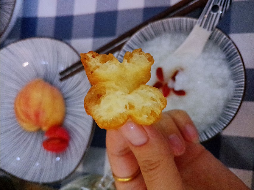 家庭版香酥小油条怎么做酥脆松软,香酥大油条家庭做法不用膨松剂
