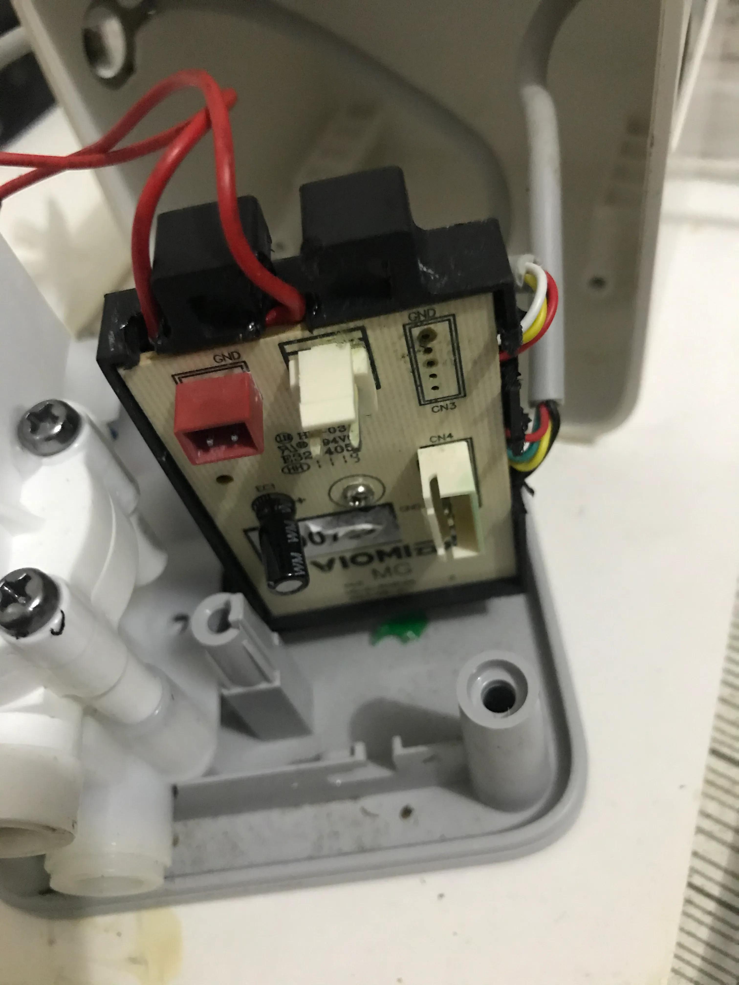 小米净水器云米水盒子进水后修理