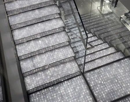 施华洛世奇为什么看起来那么廉价,施华洛世奇造的廉价美梦