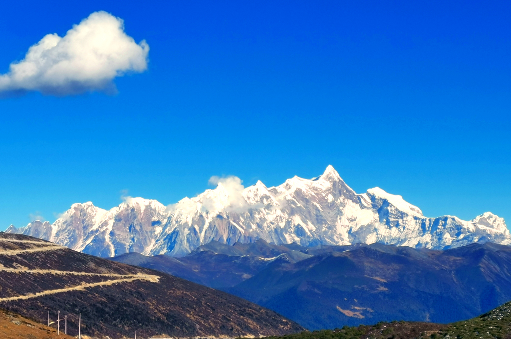 即使在路上走走，*藏西**风情也能让你流连忘返