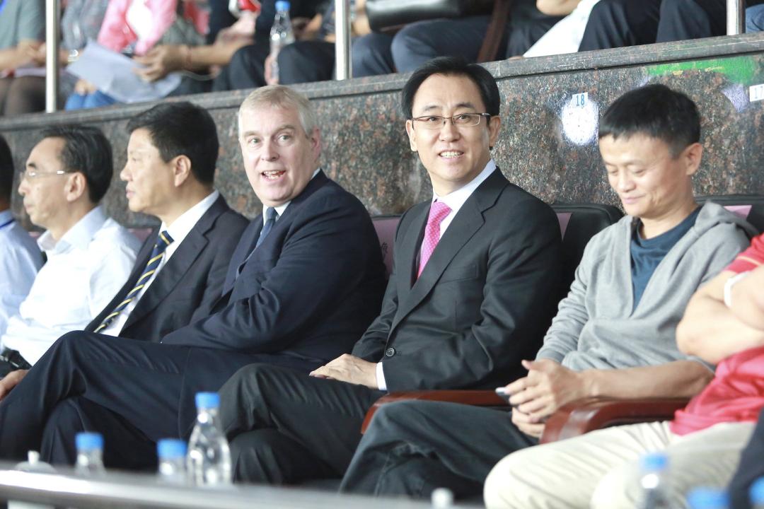 许家印首富的寒冬,许家印极寒之下试锋芒