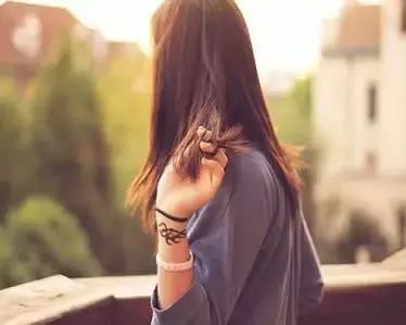 保持天生丽质,天生励志天生丽质