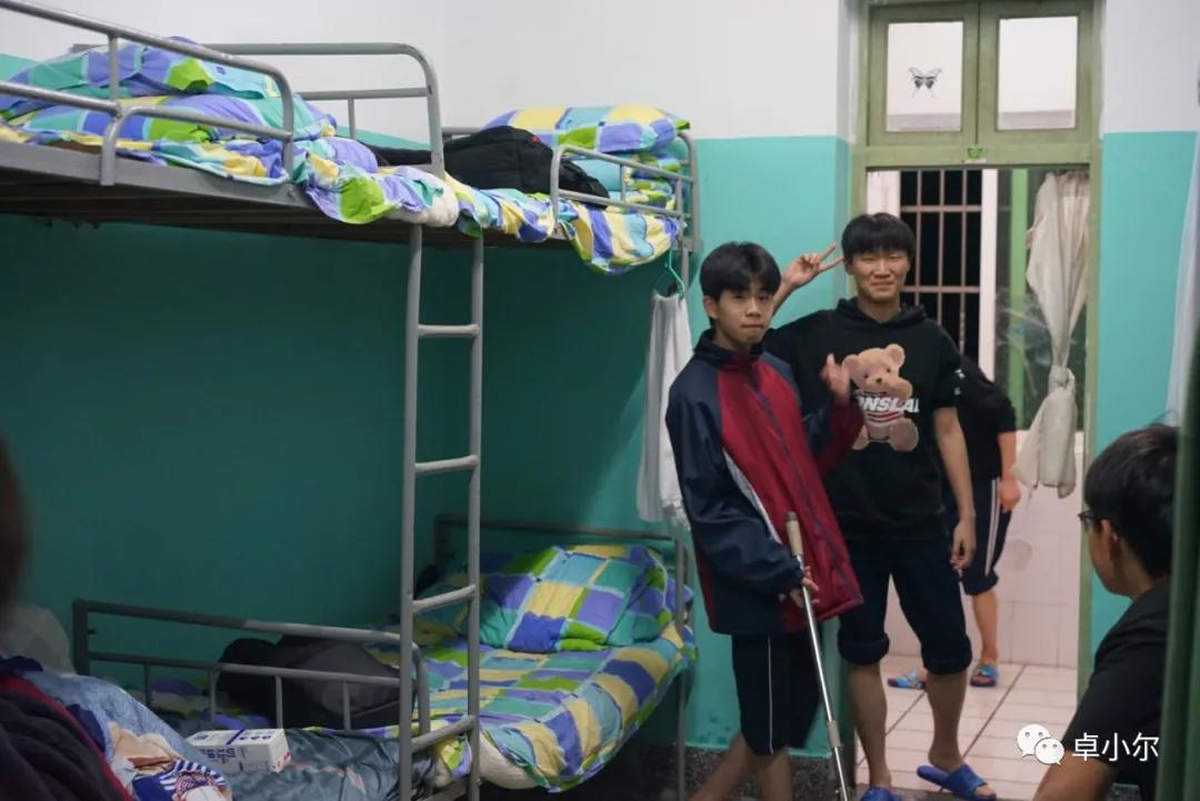 高中寝室卫生差怎么处理,中职男生宿舍存在的问题