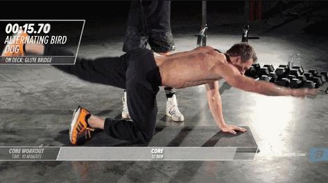 *辱侮**中国肌肉男的身材？网友：呸，你不配