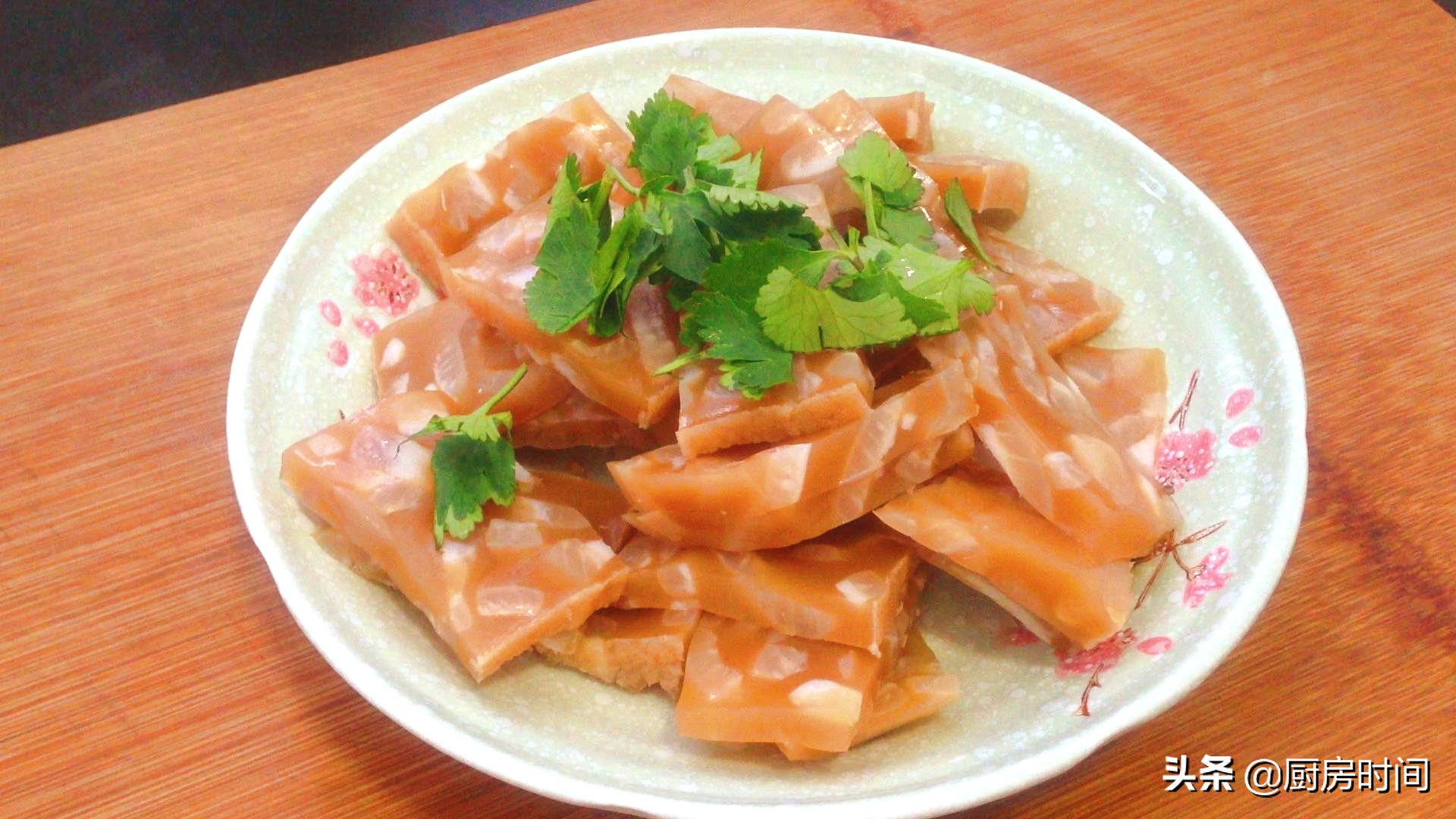 猪皮不刮油可以做皮冻吗,做猪皮冻为什么要把油刮掉