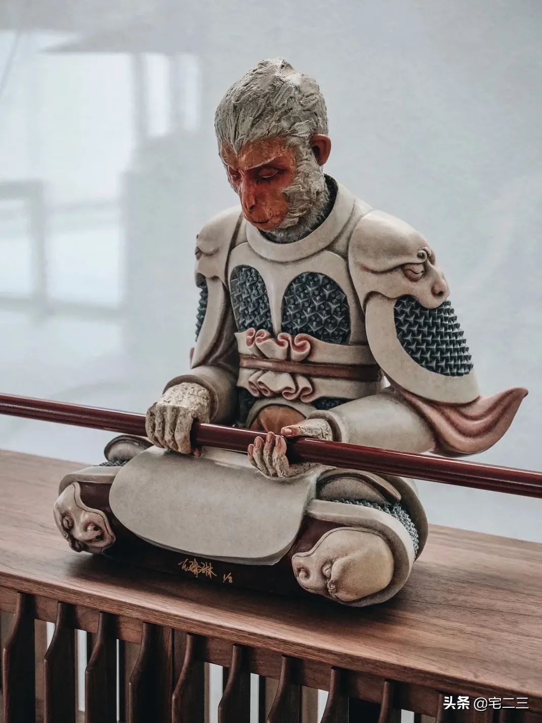 从KAWS、村上隆到草间弥生，为什么潮玩艺术也进军家居界了？