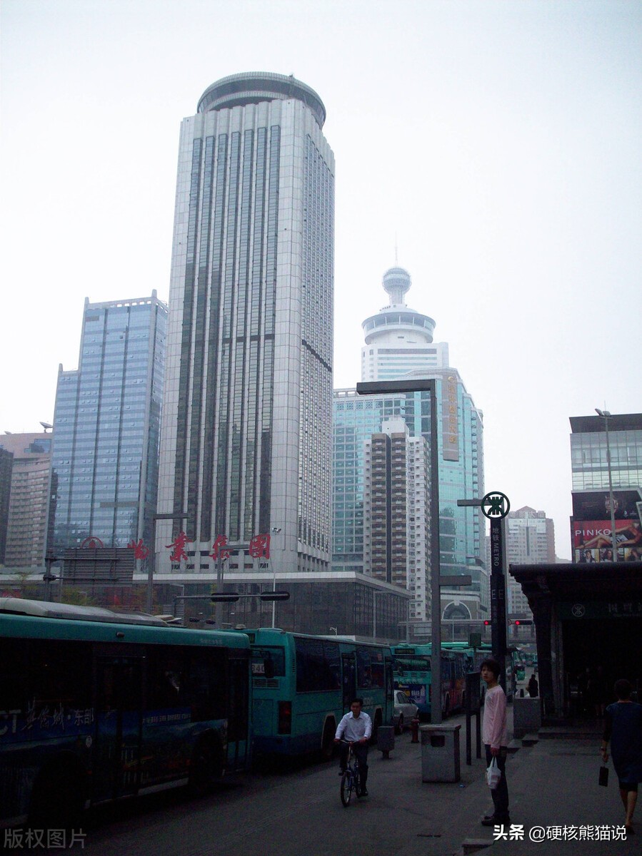 四天盖一层中国首创空中造楼机,中国独创空中造楼机