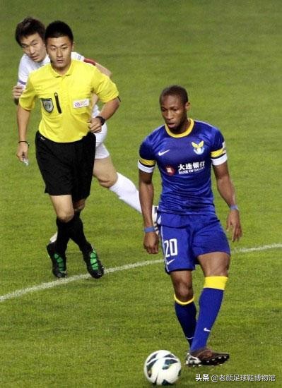 马竞前锋微商处购买厂货球鞋作秀,欧美球星居然还自己掏钱买球鞋