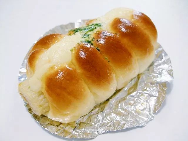 日本人开始往面包里加珍珠了！？揭开丧心病狂的日式面包发家史