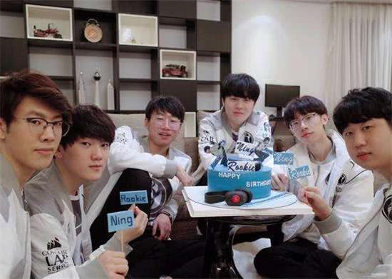 lol职业选手收入大揭秘,lol职业选手最有钱的是谁