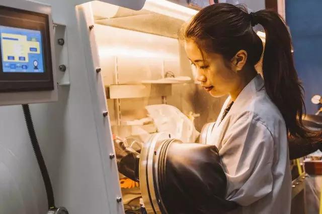 忘掉明星吧!这5位中囯年轻人,正在让世界颤抖!