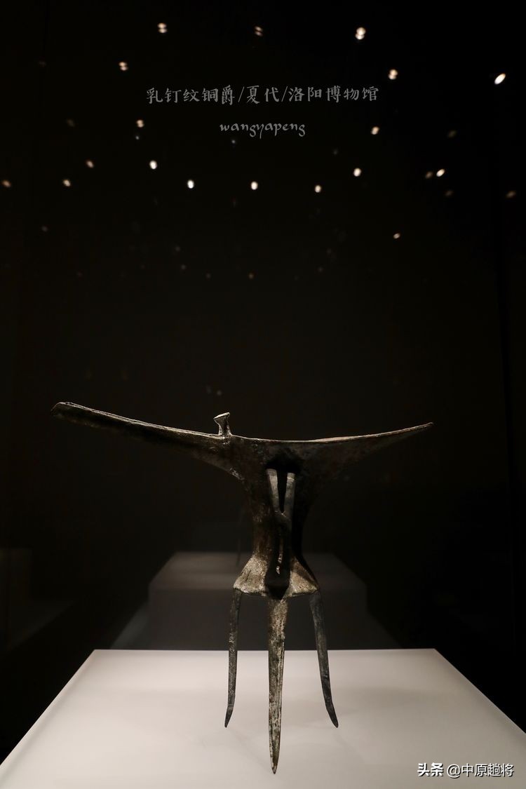 洛阳博物馆专门为二十多件珍宝成立了一个展馆