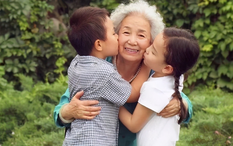 奶奶说妈妈懒怎么反击,奶奶说妈妈懒怎么怼回去