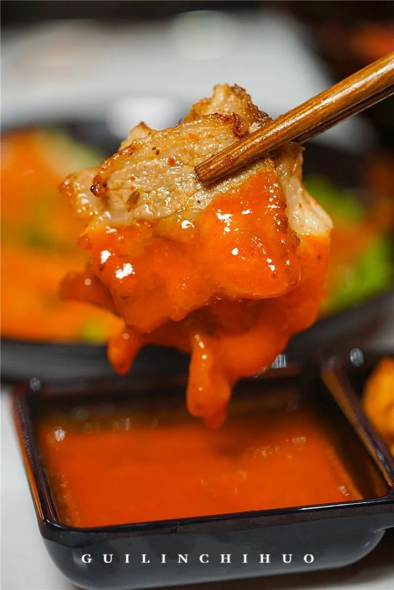 被安利了3年的长沙网红烤肉店，这回在桂林终于吃上了