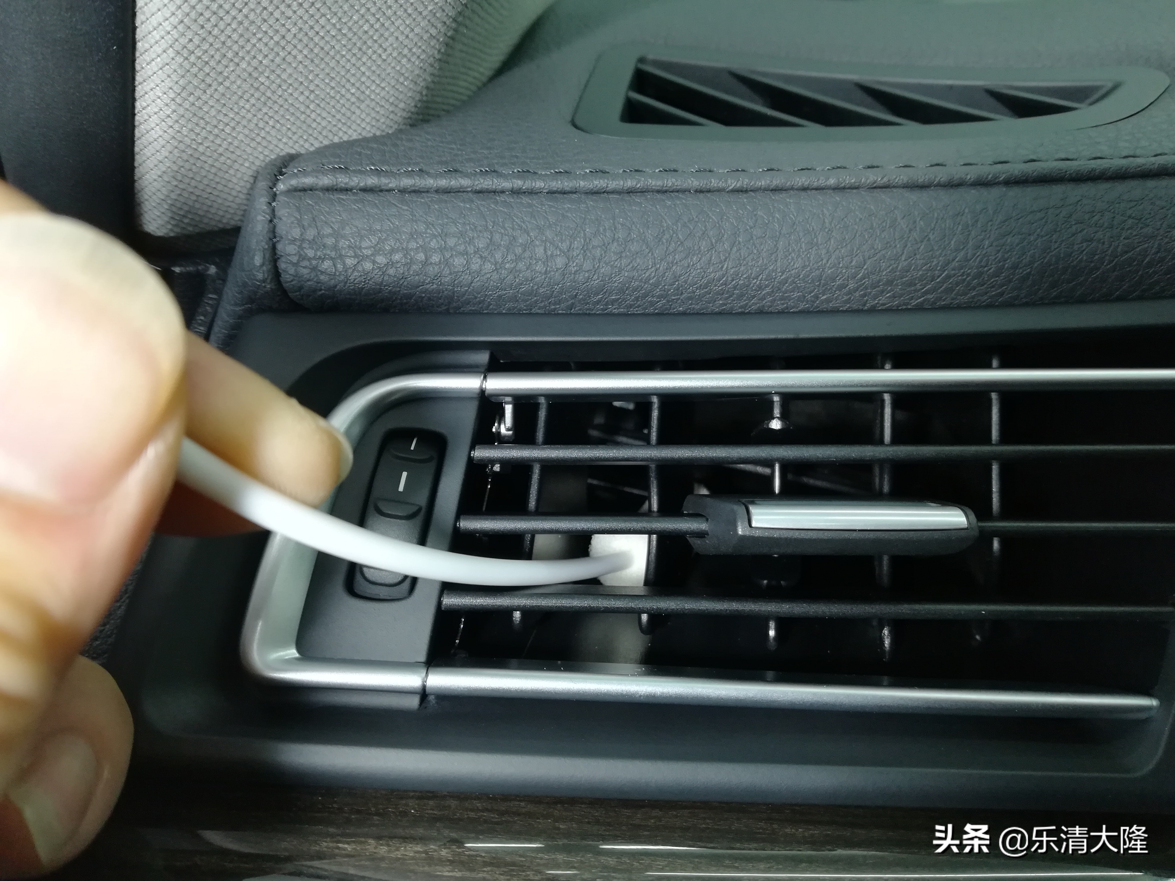 广州宝马7系内饰清洗,宝马7系发动机舱清洗