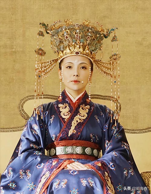 压抑与释放:皇后能一句话让皇帝罢相,却因不小心打了皇帝而被废