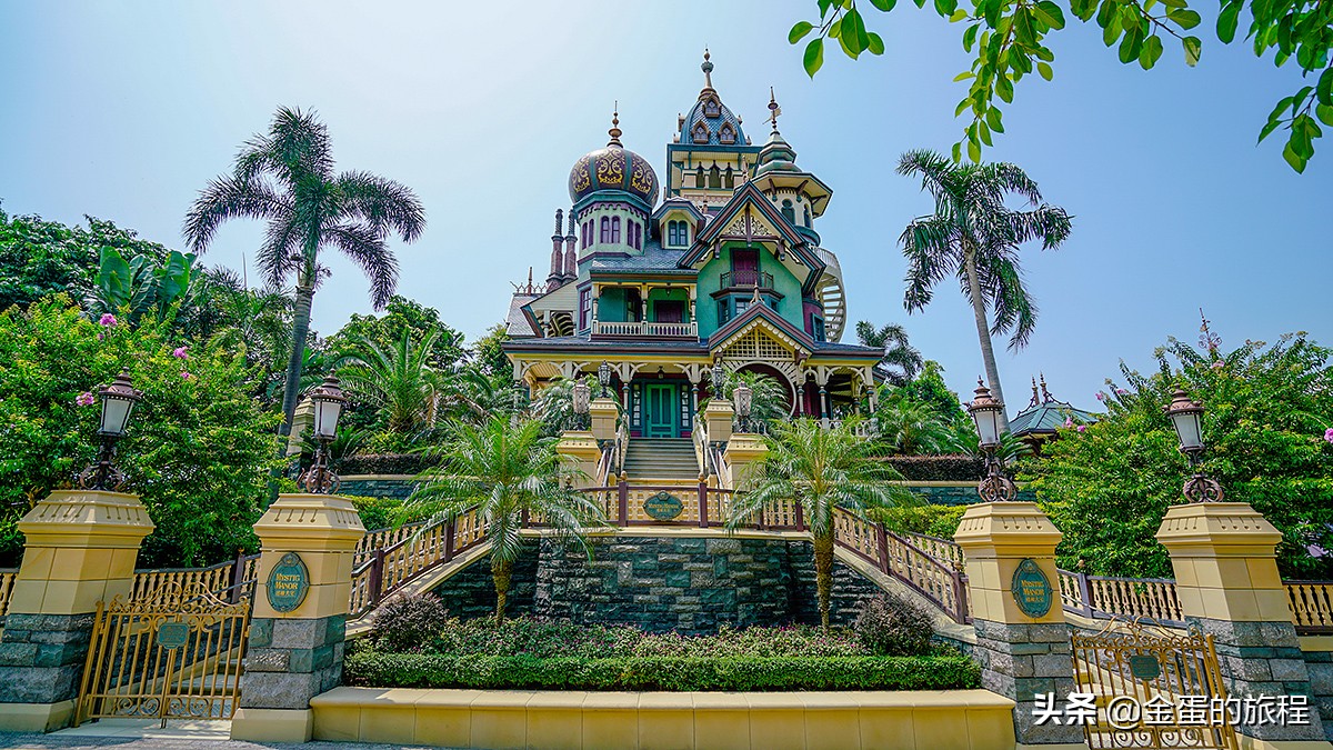 你应该能猜到,目前世界上最惨淡迪士尼乐园就是香港了,确实惨