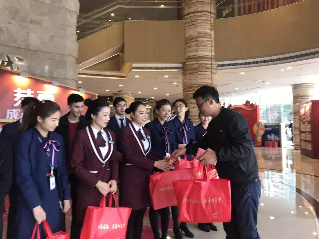 碧桂园关爱一线的员工,碧桂园坚守岗位