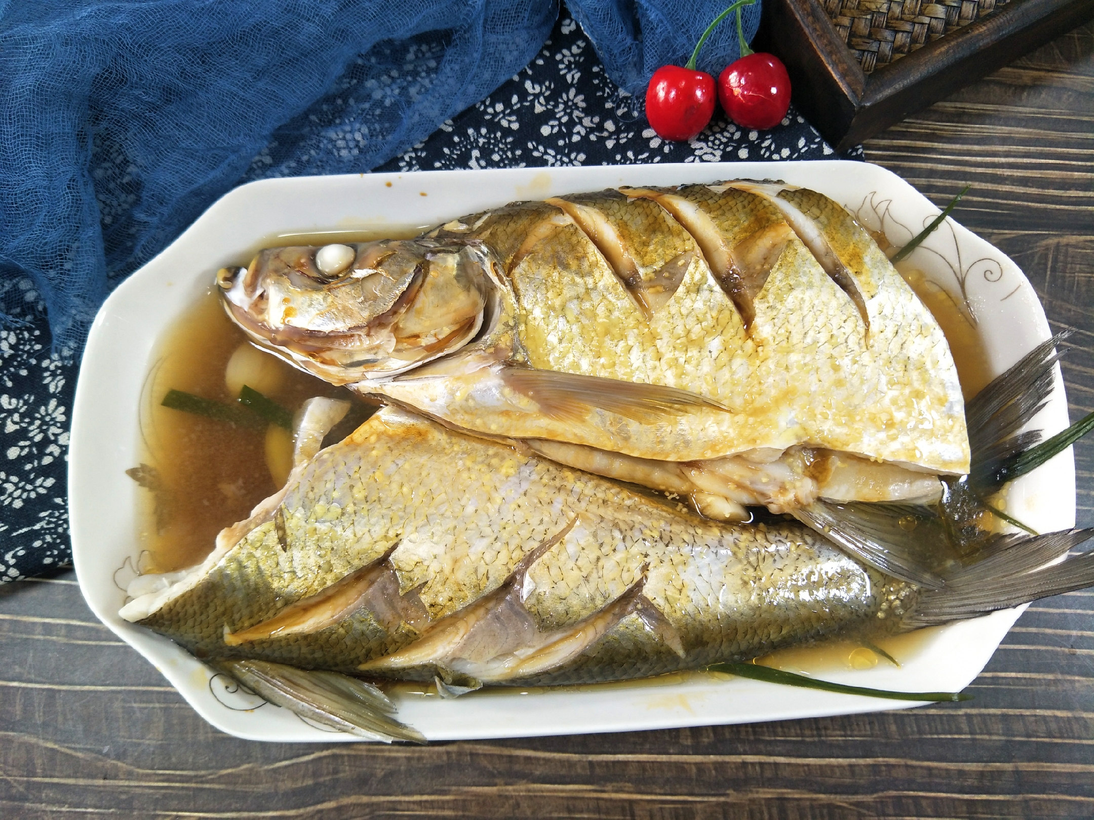 清蒸鱼没有蒸鱼豉油可以用生抽吗,清蒸鱼需要放什么料