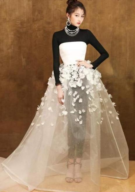 关晓彤穿露腰装,关晓彤穿露腰装图片