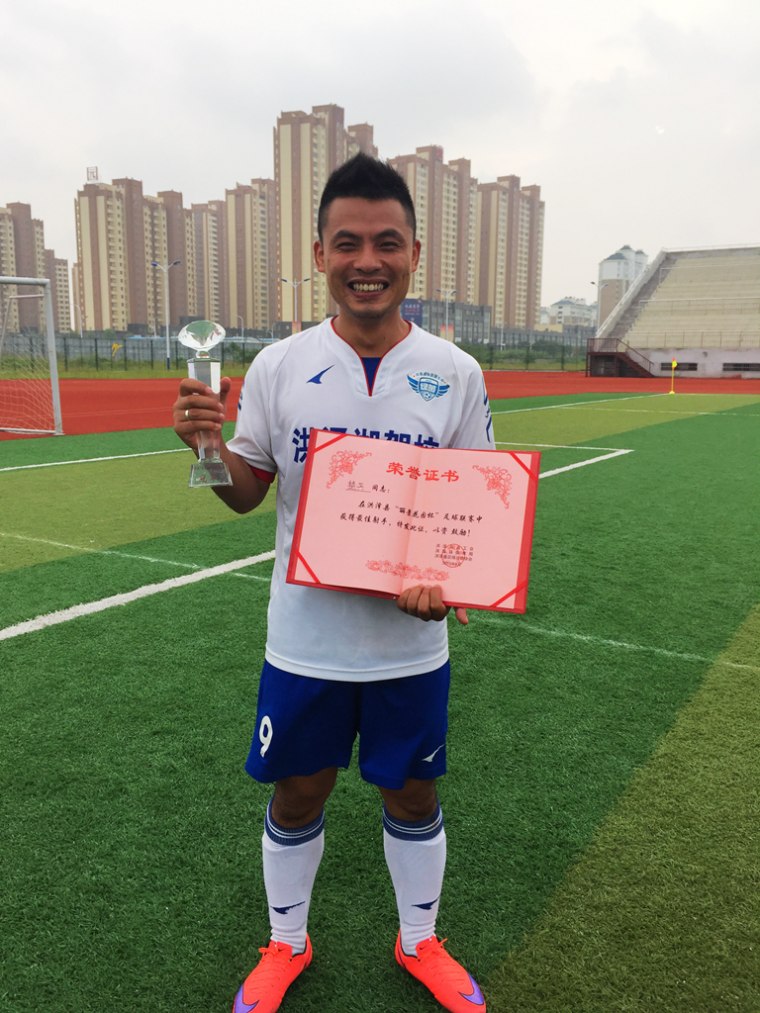 洪泽“足球小子”楚兵:大手牵小手,共筑足球梦