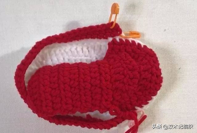 毛线编织宝宝运动鞋,手工编织婴儿毛线耐克运动鞋子