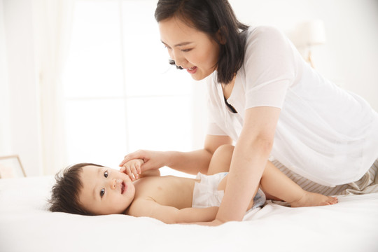 怎么判断要不要买婴儿床,婴儿床需要提前买吗