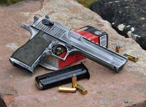 沙漠之鹰用什么手枪,沙漠之鹰手枪实战视频