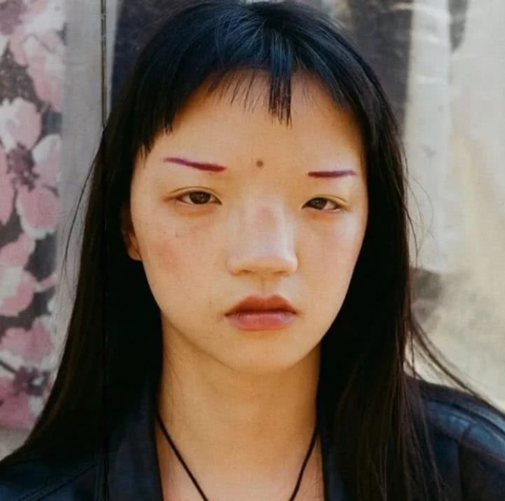 如果你曾被调侃长得像外星人，恭喜你，进军时尚圈的机会来了！