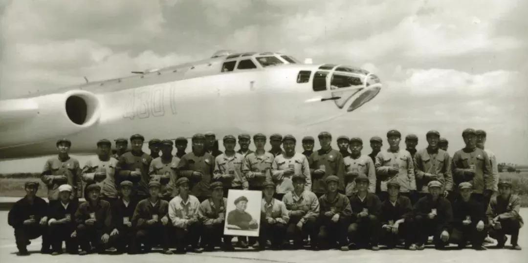 这支受阅的空中王牌部队,54年前还干过一件惊天动地的大事