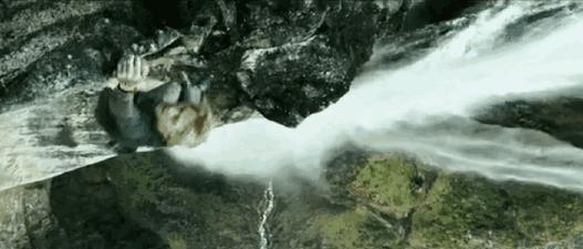 为了呈现真实的感观，这些特技演员太拼了