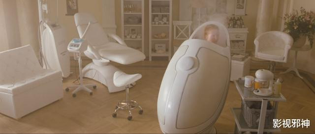 这部关于「臀部」的电影,污到深处有点萌