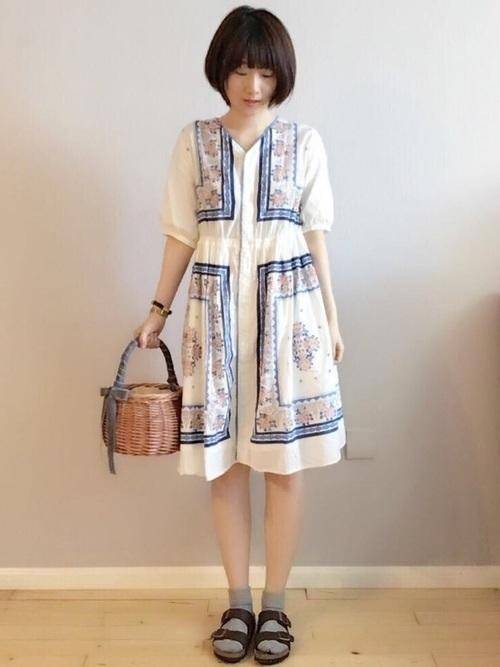 早春减龄时尚连衣裙搭配,日系连衣裙穿搭中长款秋冬