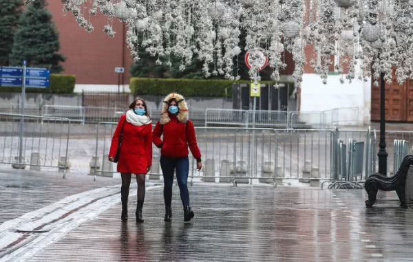 俄罗斯旅游设施近期将逐步“解禁”,胜利日庆典、修宪公投或下月同日举行