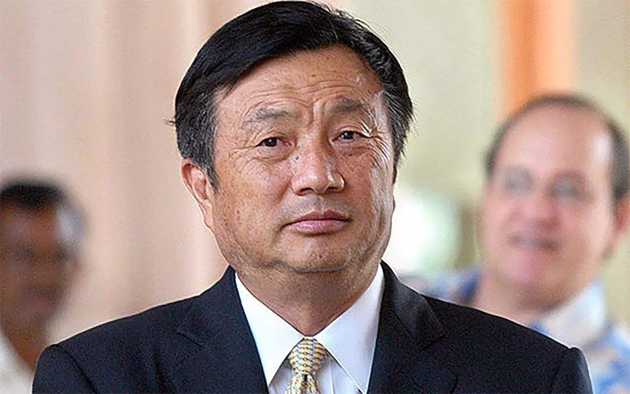 自称是中国乔布斯的罗永浩成了老赖，是远离情怀的时候了