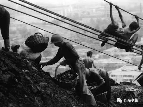 捡煤炭的孩子,捡煤渣的小孩图片