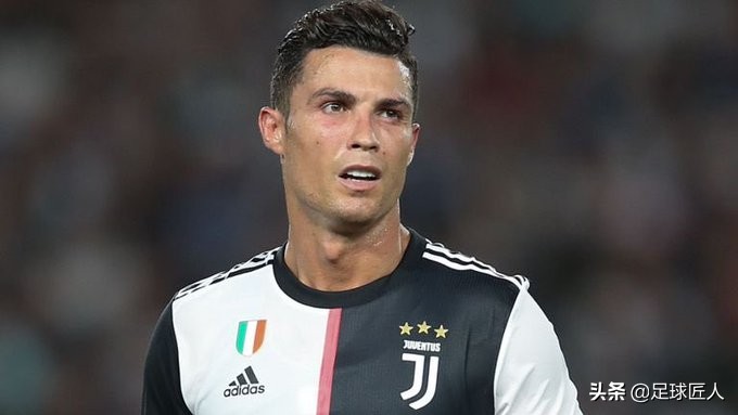 C罗花式过人教学足球,c罗花式颠球视频尤文