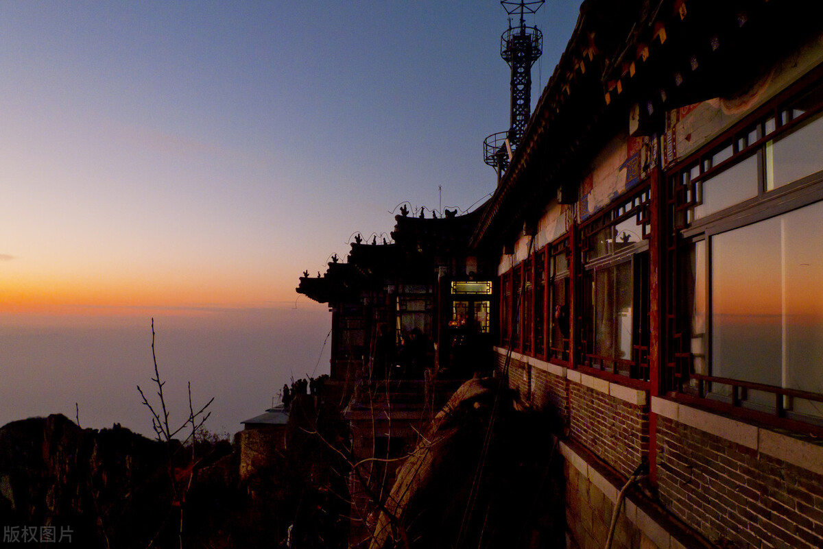 登上泰山极顶看日出,泰山极顶完整版
